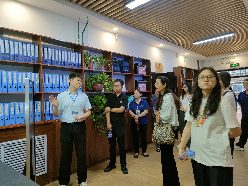 河南省發展改革委與寧夏發展改革委聯合調研鄭州陽光家政公司家政進社區情況